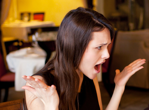 ออกอาการไม่พอใจ ออกอาการไม่พอใจ