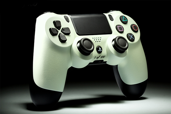 Sony DualShock 4 Glow Sony DualShock 4 Glow