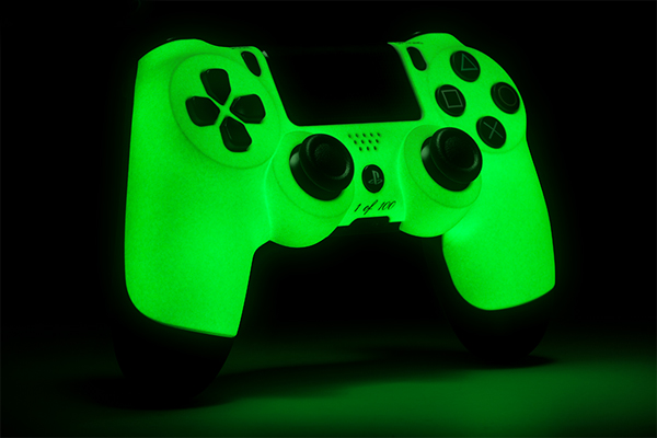 Sony DualShock 4 Glow Sony DualShock 4 Glow