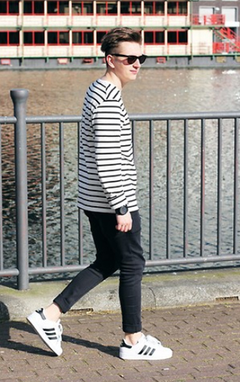 เสื้อผ้าผู้ชายลายขวาง เสื้อผ้าผู้ชายลายขวาง