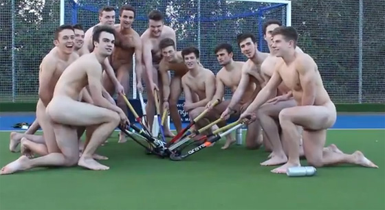 ทีมฮอกกี้ชายในอังกฤษเปลือยกายแข่ง ทีมฮอกกี้ชายในอังกฤษเปลือยกายแข่ง