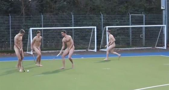 ทีมฮอกกี้ชายในอังกฤษเปลือยกายแข่ง ทีมฮอกกี้ชายในอังกฤษเปลือยกายแข่ง