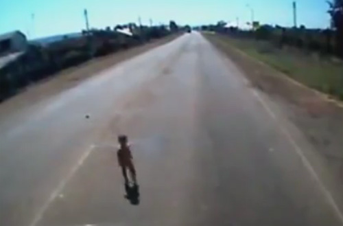 น้ำใจบนท้องถนน น้ำใจบนท้องถนน