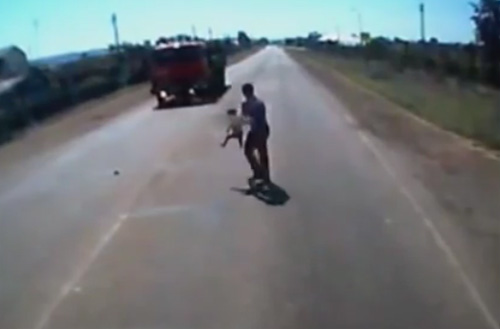 น้ำใจบนท้องถนน น้ำใจบนท้องถนน