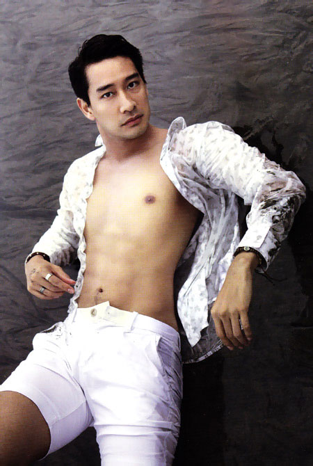 ป้อง ณวัฒน์ อวดหุ่นฟิตโชว์สาว ๆ ใน Touch ป้อง ณวัฒน์ อวดหุ่นฟิตโชว์สาว ๆ ใน Touch