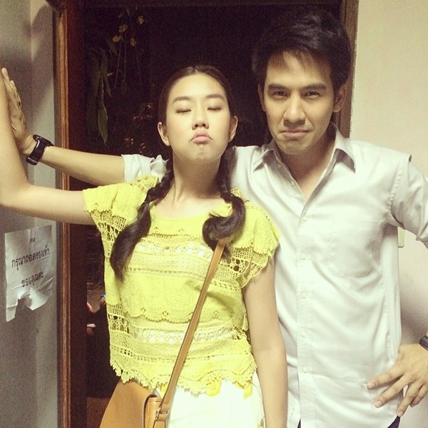 โป๊ป มิว กับภาพคู่สุดหวานชวนจิ้น เบื้องหลังละครรักออกฤทธิ์ โป๊ป มิว กับภาพคู่สุดหวานชวนจิ้น เบื้องหลังละครรักออกฤทธิ์