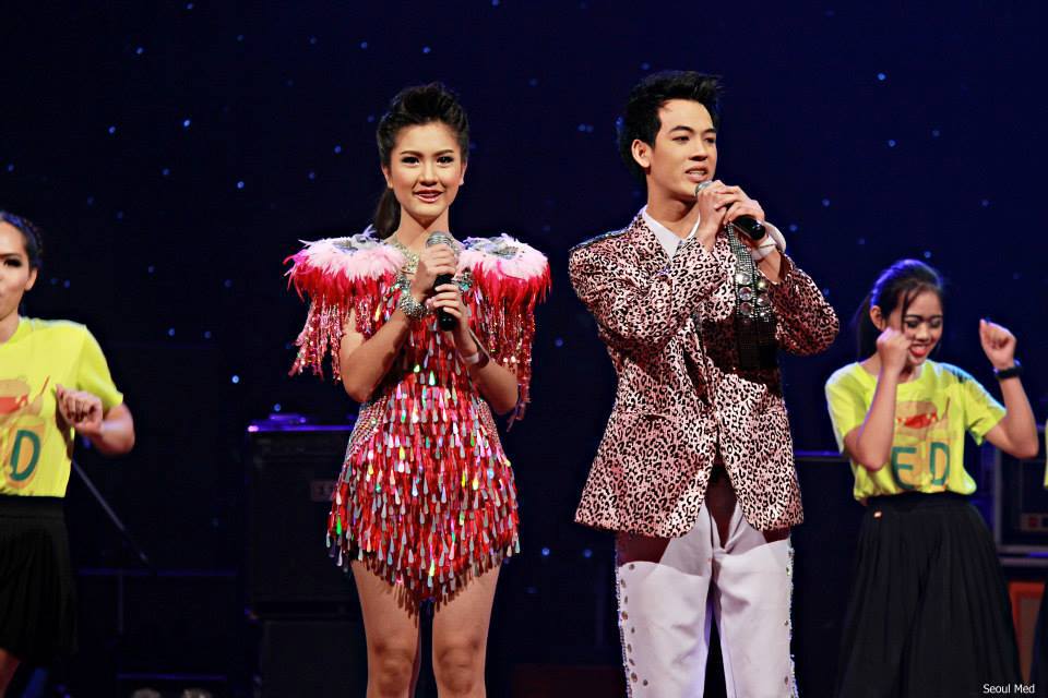 โอ๊ต-นุ่มนิ่ม คว้า ดาว เดือน มหาวิทยาลัยเชียงใหม่ 2556