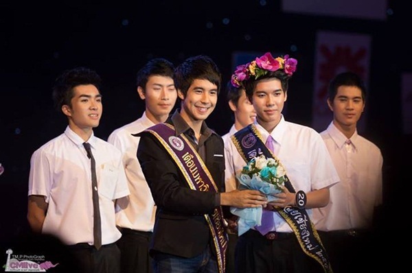 ประมวลภาพการประกวด ดาว เดือน มหาวิทยาลัยเชียงใหม่ 2556