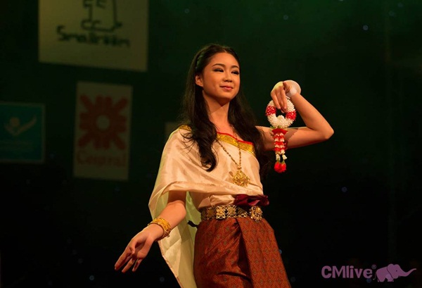 ประมวลภาพการประกวด ดาว เดือน มหาวิทยาลัยเชียงใหม่ 2556