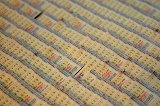 หวยซอง 2 อาจารย์ดัง 1/10/57 หวยซอง 2 อาจารย์ดัง 1/10/57