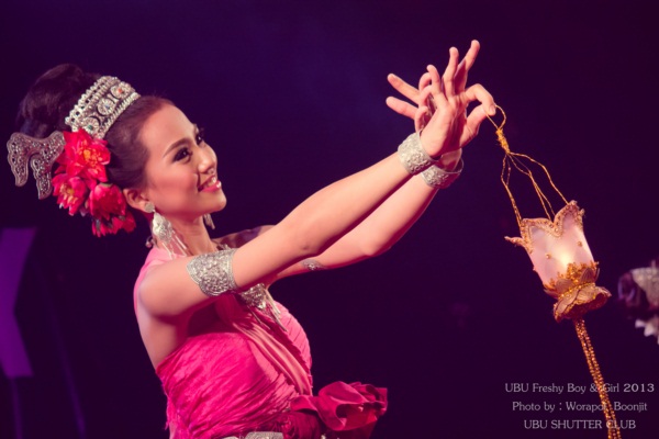นุ-ส้มโอ คว้าตำแหน่ง UBU Freshy Boys & Girls 2013