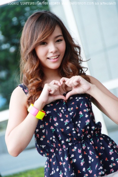 ครึกครื้น! กอล์ฟ-เต้ย นำทีมบวงสรวง ระเบิดเที่ยงแถวตรง