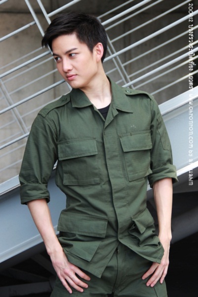 ครึกครื้น! กอล์ฟ-เต้ย นำทีมบวงสรวง ระเบิดเที่ยงแถวตรง