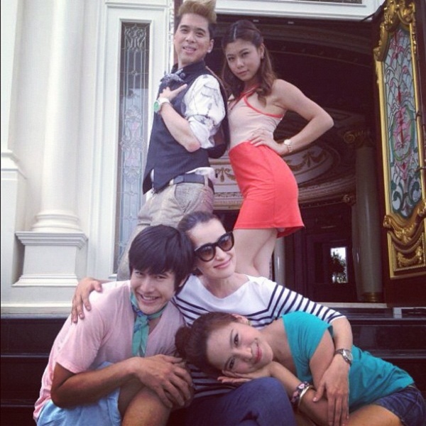 ภาพเบื้องหลัง ปัญญาชนก้นครัว ฮา ๆ ปนน่ารัก