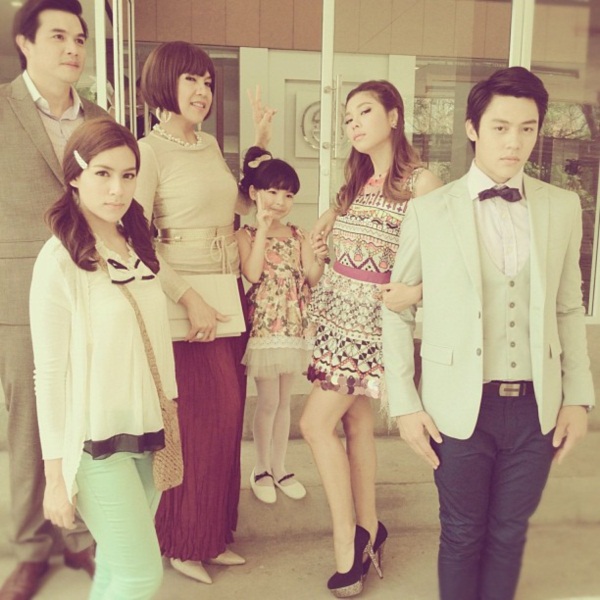 ภาพเบื้องหลัง ปัญญาชนก้นครัว ฮา ๆ ปนน่ารัก