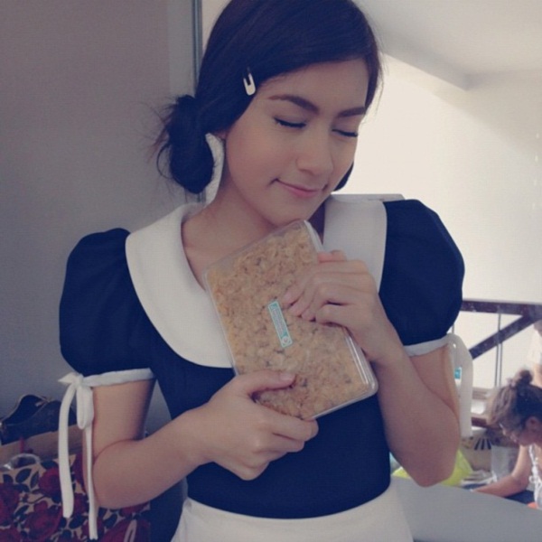 ภาพเบื้องหลัง ปัญญาชนก้นครัว ฮา ๆ ปนน่ารัก