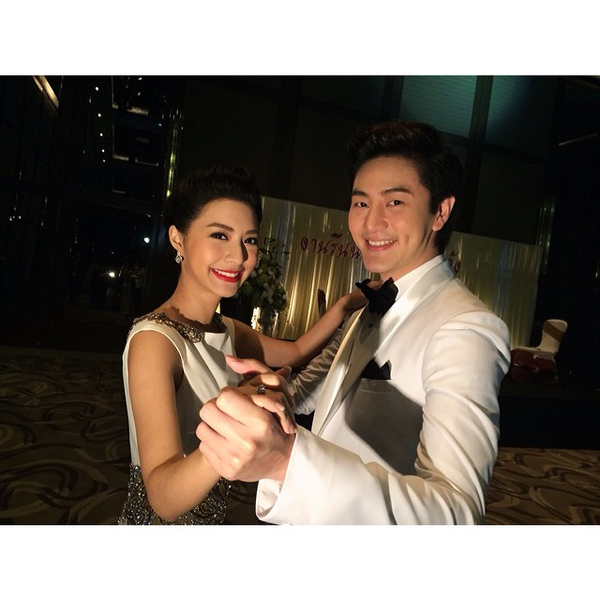 โป๊ป มิว กับภาพคู่สุดหวานชวนจิ้น เบื้องหลังละครรักออกฤทธิ์ โป๊ป มิว กับภาพคู่สุดหวานชวนจิ้น เบื้องหลังละครรักออกฤทธิ์
