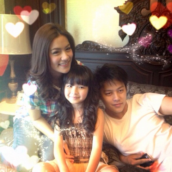 ภาพเบื้องหลัง ปัญญาชนก้นครัว ฮา ๆ ปนน่ารัก