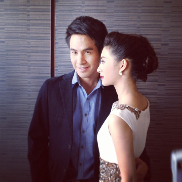 โป๊ป มิว กับภาพคู่สุดหวานชวนจิ้น เบื้องหลังละครรักออกฤทธิ์ โป๊ป มิว กับภาพคู่สุดหวานชวนจิ้น เบื้องหลังละครรักออกฤทธิ์