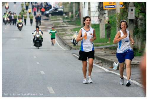 แม่โจ้ จัดงานเดิน-วิ่งการกุศลแม่โจ้-สันทราย 2555