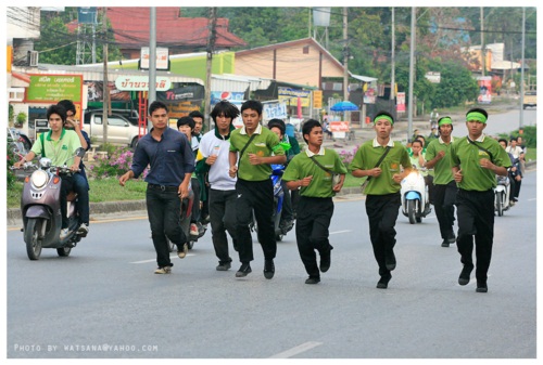 แม่โจ้ จัดงานเดิน-วิ่งการกุศลแม่โจ้-สันทราย 2555