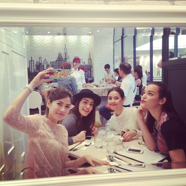 คิมเบอร์ลี่ มาร์กี้ ญาญ่า นาตาลี คิมเบอร์ลี่ มาร์กี้ ญาญ่า นาตาลี