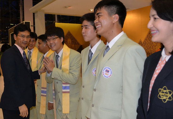 6 เด็กเก่ง พิชิต 6 รางวัลคณิตศาสตร์โอลิมปิก กลับถึงไทยแล้ว 6 เด็กเก่ง พิชิต 6 รางวัลคณิตศาสตร์โอลิมปิก กลับถึงไทยแล้ว
