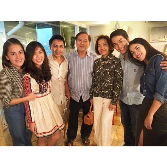 ภูผา เตชะณรงค์ ควง มิ้นต์ ชาลิดา ทำบุญวันเกิด ภูผา เตชะณรงค์ ควง มิ้นต์ ชาลิดา ทำบุญวันเกิด