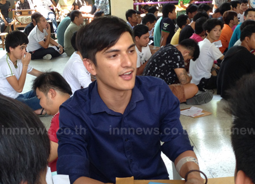 ชิน ชินวุฒ สละสิทธิ์ผ่อนผันทหาร โอดดามเหล็กข้อมือ ชิน ชินวุฒ สละสิทธิ์ผ่อนผันทหาร โอดดามเหล็กข้อมือ