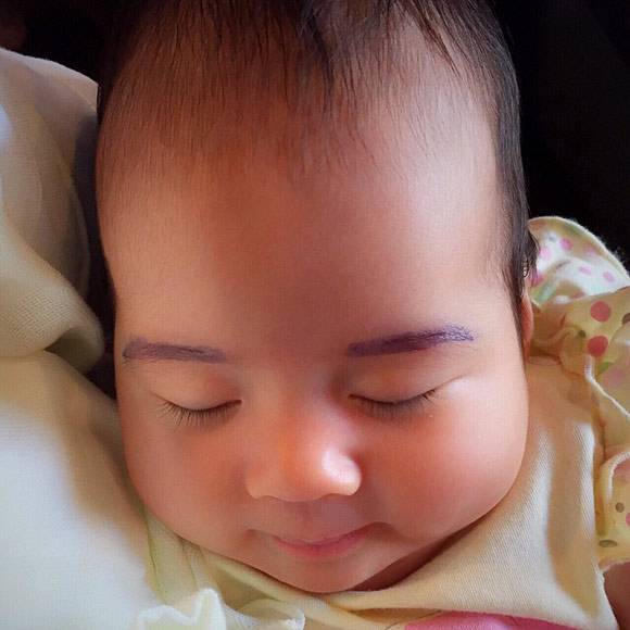 น้องมายู ลูกแม่มีคิ้วแล้วจ้า สวยเป๊ะคุณแม่จัดให้ น้องมายู ลูกแม่มีคิ้วแล้วจ้า สวยเป๊ะคุณแม่จัดให้