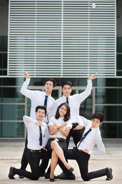 เผยโฉม หนุ่มหล่อ สาวสวย ผู้นำเชียร์ ม.อ. 57 เผยโฉม หนุ่มหล่อ สาวสวย ผู้นำเชียร์ ม.อ. 57