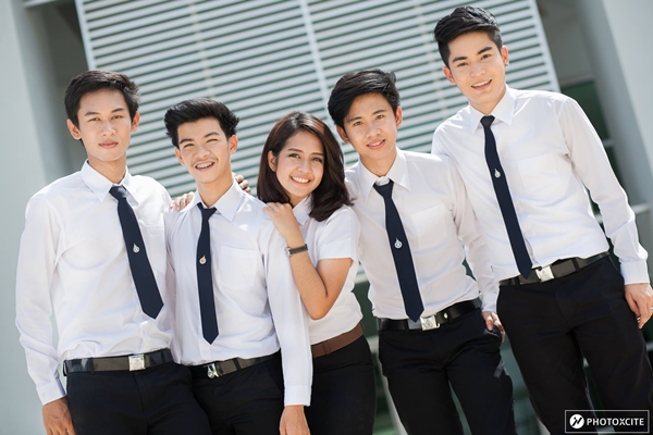 เผยโฉม หนุ่มหล่อ สาวสวย ผู้นำเชียร์ ม.อ. 57 เผยโฉม หนุ่มหล่อ สาวสวย ผู้นำเชียร์ ม.อ. 57