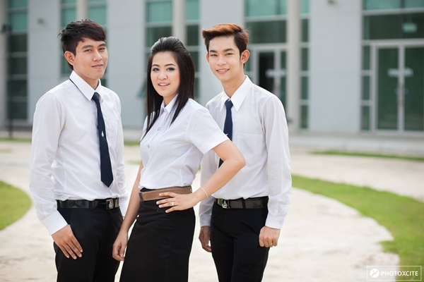 เผยโฉม หนุ่มหล่อ สาวสวย ผู้นำเชียร์ ม.อ. 57 เผยโฉม หนุ่มหล่อ สาวสวย ผู้นำเชียร์ ม.อ. 57