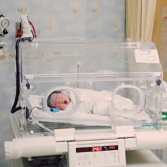 พลอย รัตนรัตน์ คลอดลูกชาย ตั้งชื่อ น้องตน พลอย รัตนรัตน์ คลอดลูกชาย ตั้งชื่อ น้องตน