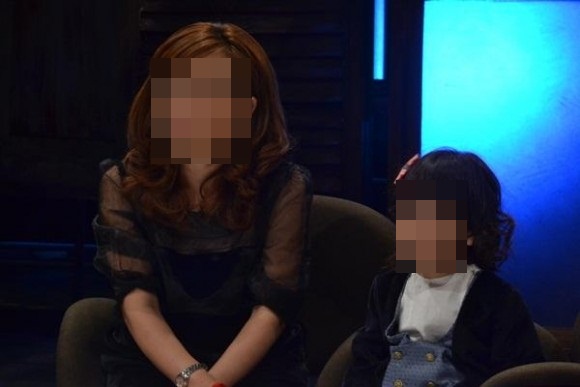 น้องกอหญ้า เด็กหญิงกอดศพแม่ น้องกอหญ้า เด็กหญิงกอดศพแม่