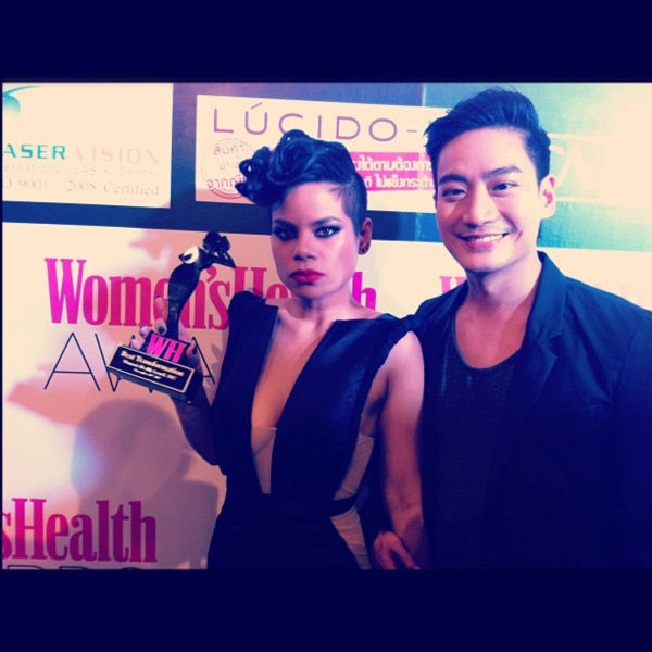 เริ่ดอ่ะ! โอปอล์ แหวกอกโชว์ ร่วมงาน Women\'s Health Awards 2012