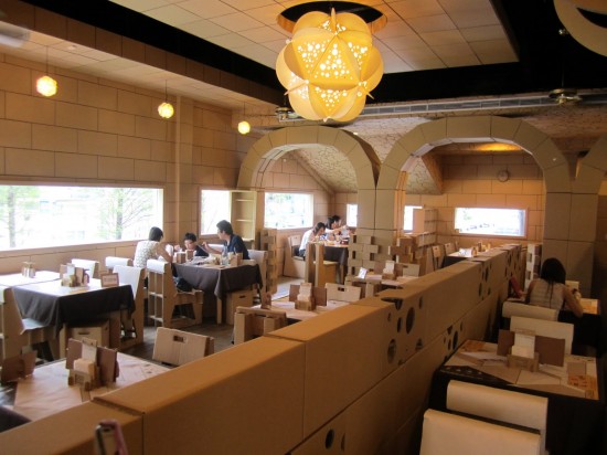 ไอเดียเจิด! ร้านอาหารในไต้หวัน สร้างจากกระดาษทั้งร้าน
