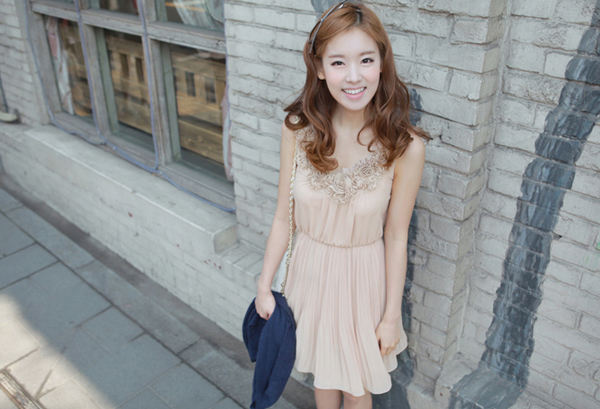 ชุดไปงานแต่งงานกลางวัน