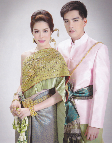 ชุดไทยแต่งงาน สร้างความสง่างามให้เจ้าบ่าว-สาว