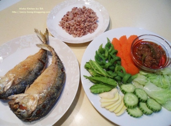 วิธีทำ กะปิคั่ว กะปิหลน เสิร์ฟพร้อมปลาทอดแสนอร่อย วิธีทำ กะปิคั่ว กะปิหลน เสิร์ฟพร้อมปลาทอดแสนอร่อย