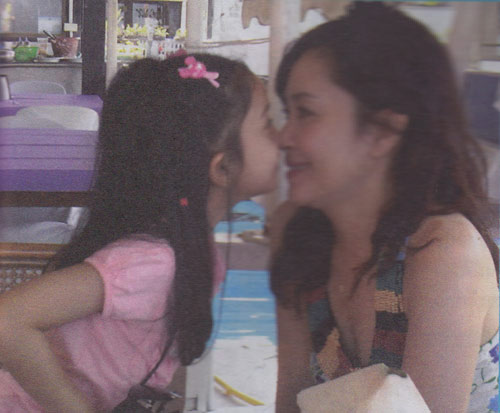 สายใยความรักความอบอุ่นในครอบครัวเขมะโยธิน