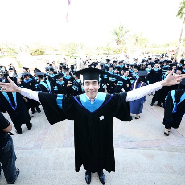 ปลื้ม! เขื่อน-จงเบ เคโอติก รับปริญญาแล้ว