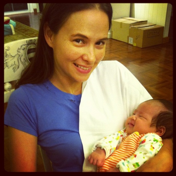 น่ารักอ่ะ! น้องนาวา ลูกสาวอ้อม พิยดา ในวัย 2 เดือน