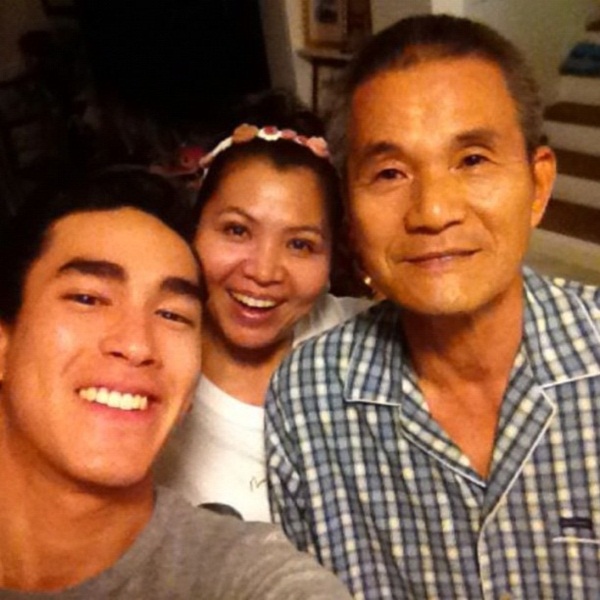 ครอบครัวสุขสันต์...ณเดชน์กับคุณแม่แก้ว น่ารักมาก