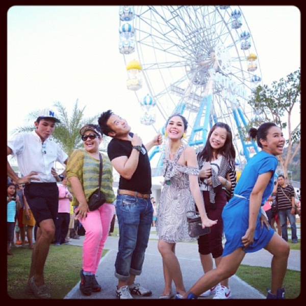 ฉันไปค้างคืนกับซุปตาร์ ชมพู่