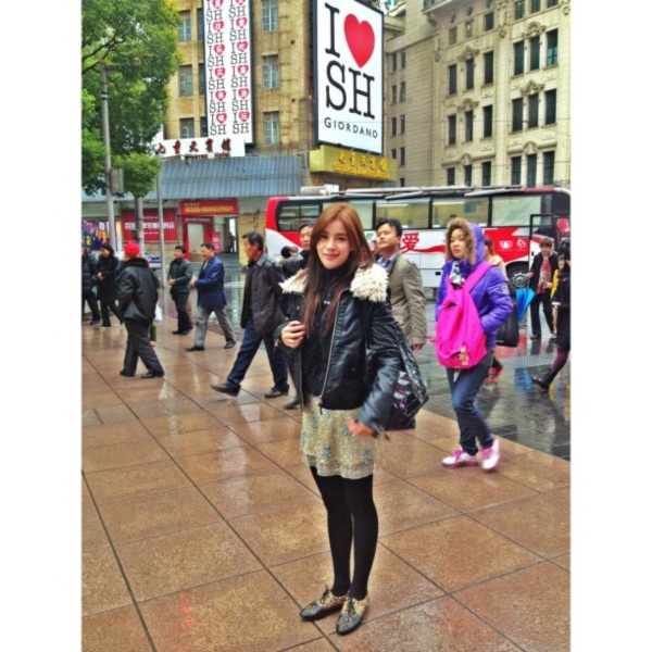 วิว วรรณรท ควง 5 หนุ่มสุดฮอต โชว์สเน่ห์ความเป็นไทยในเซี่ยงไฮ้