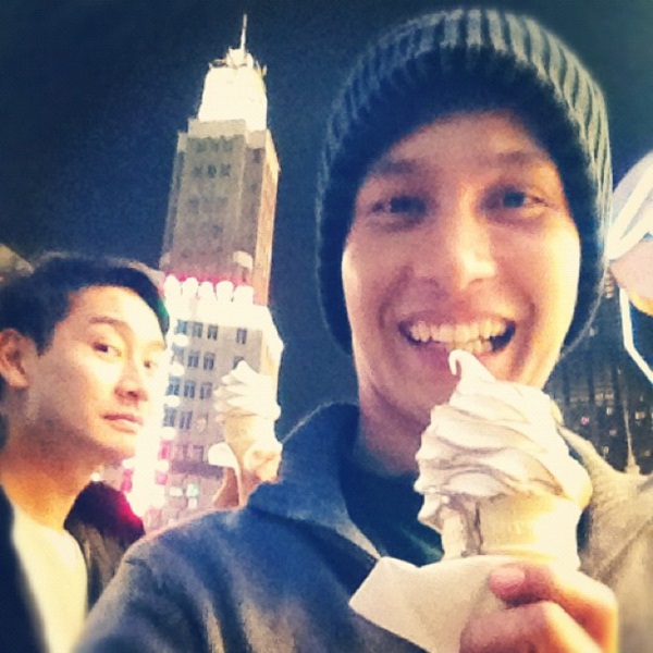 วิว วรรณรท ควง 5 หนุ่มสุดฮอต โชว์สเน่ห์ความเป็นไทยในเซี่ยงไฮ้