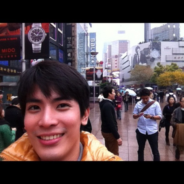 วิว วรรณรท ควง 5 หนุ่มสุดฮอต โชว์สเน่ห์ความเป็นไทยในเซี่ยงไฮ้