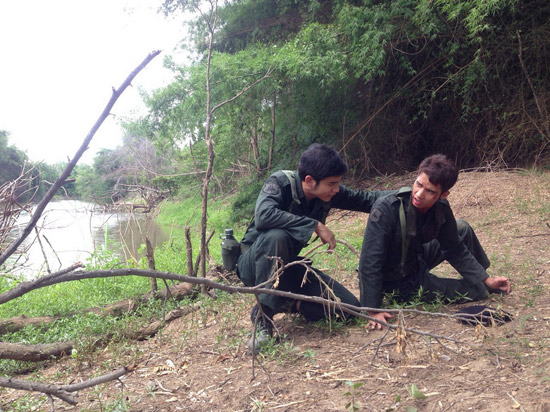 เรื่องย่อละคร เพลงรักผาปืนแตก เรื่องย่อละคร เพลงรักผาปืนแตก