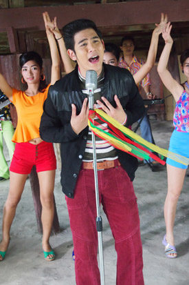เรื่องย่อละคร เพลงรักผาปืนแตก เรื่องย่อละคร เพลงรักผาปืนแตก